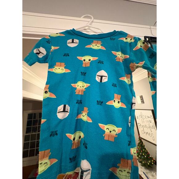 Star Wars The Mandalorian Grogu Pajama Set – Size 5T - Picture 5 of 9